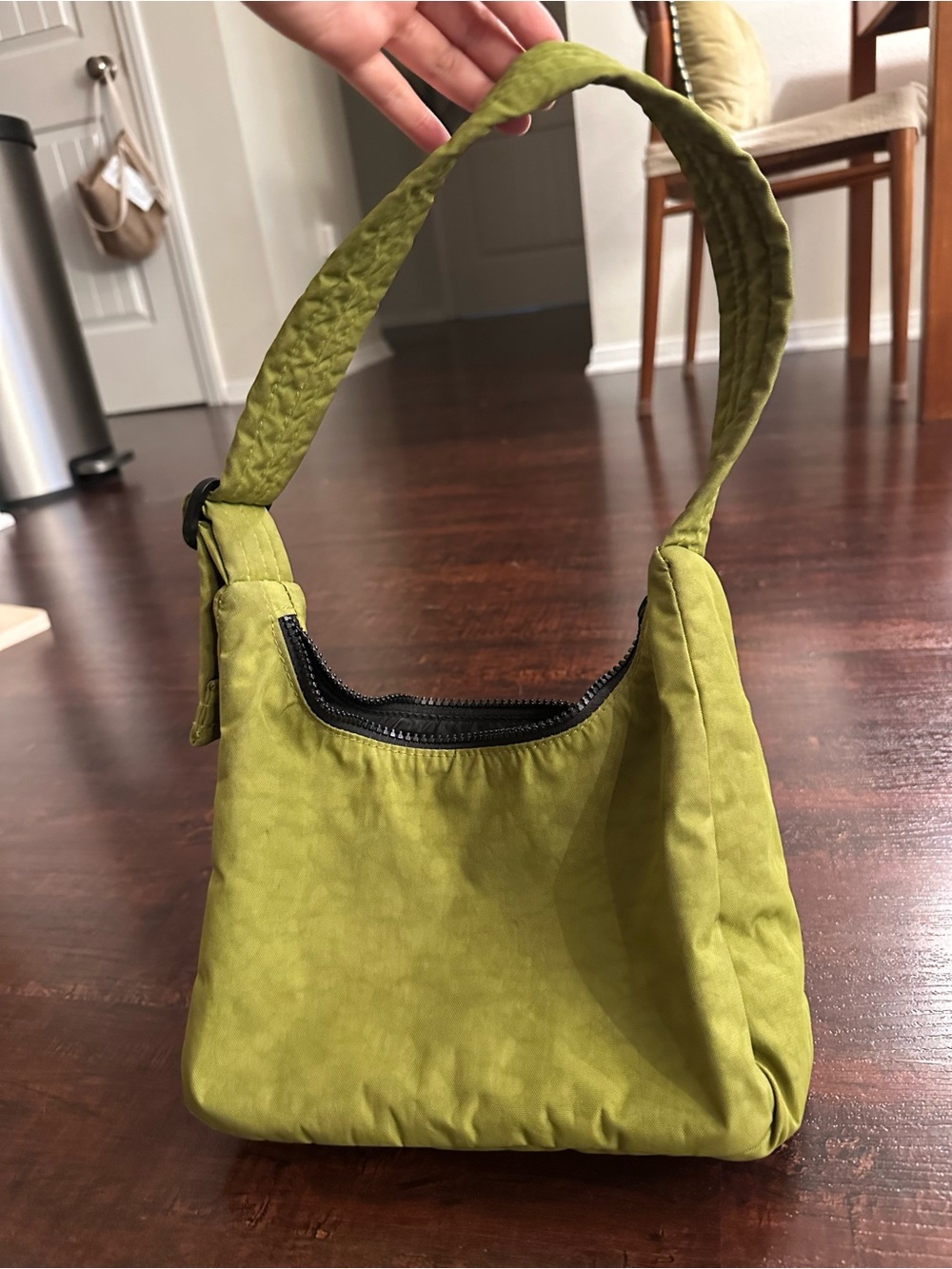 BAGGU mini Shoulder Bag in avocado - Picture 2 of 5